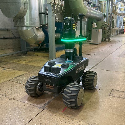 BEW Berliner Energie und Wärme | Aktuelles & Presse | Mobiler Roboter dreht im BHKW seine Runden